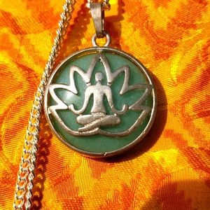 Natural green stone necklace